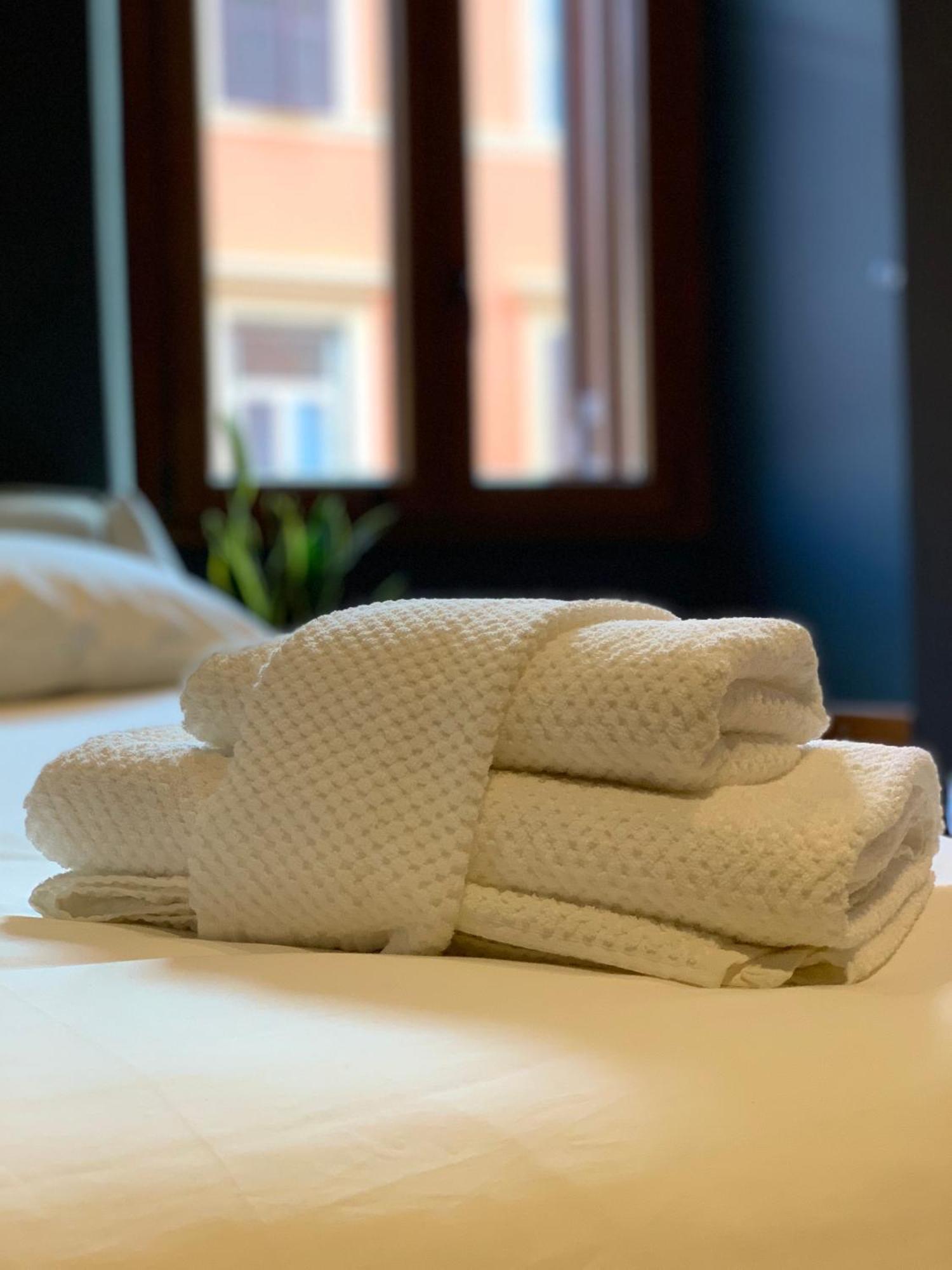 San Lorenzo Elegance - Just Steps From The Colosseum *