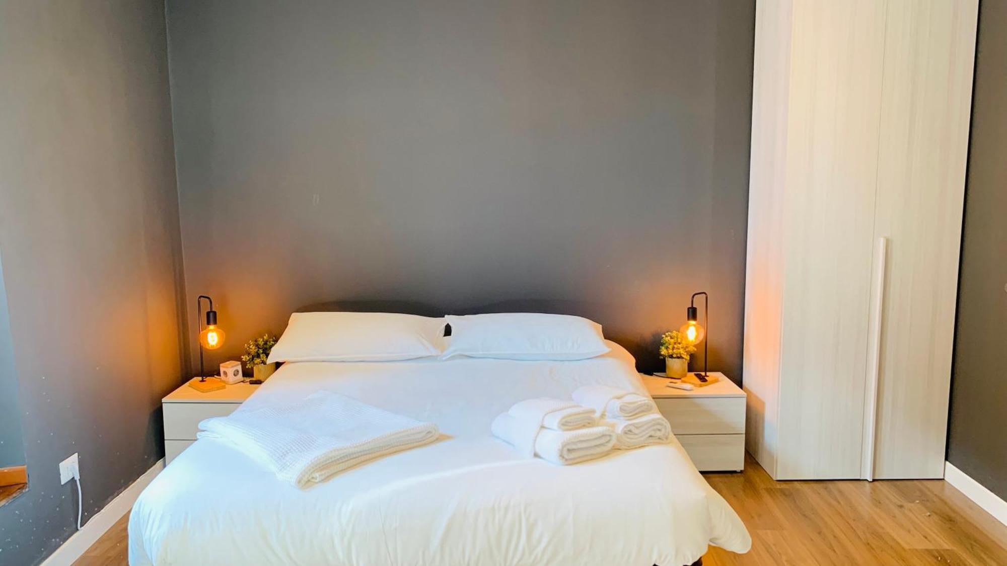 San Lorenzo Elegance - Just Steps From The Colosseum Roma