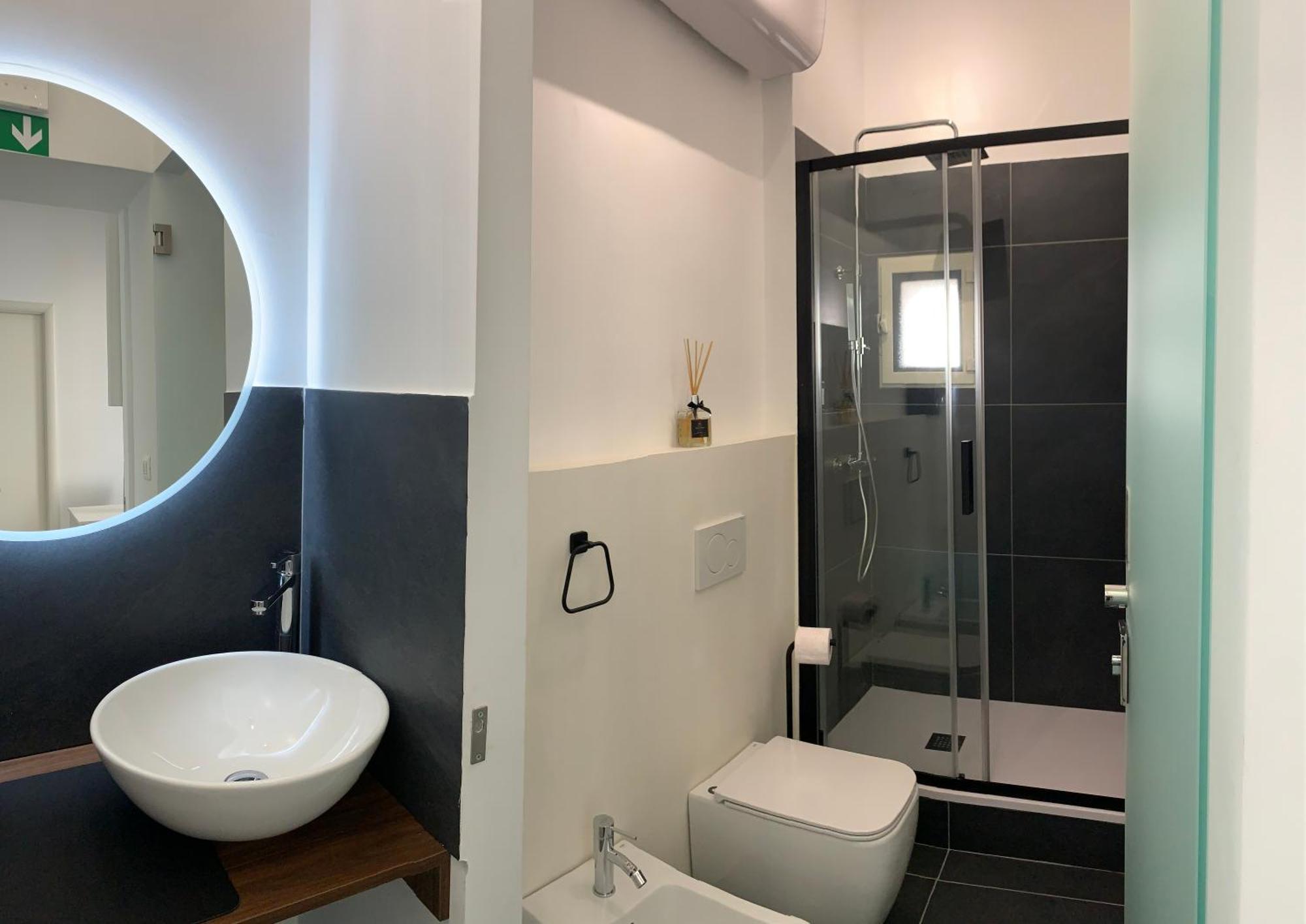 San Lorenzo Elegance - Just Steps From The Colosseum Appartamento *